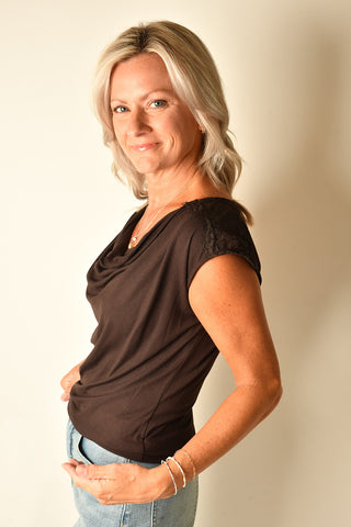 CHOCOLATE DRAPE NECK TOP