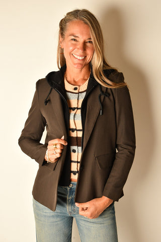 2-IN-1 DETACHABLE HOODED BLAZER