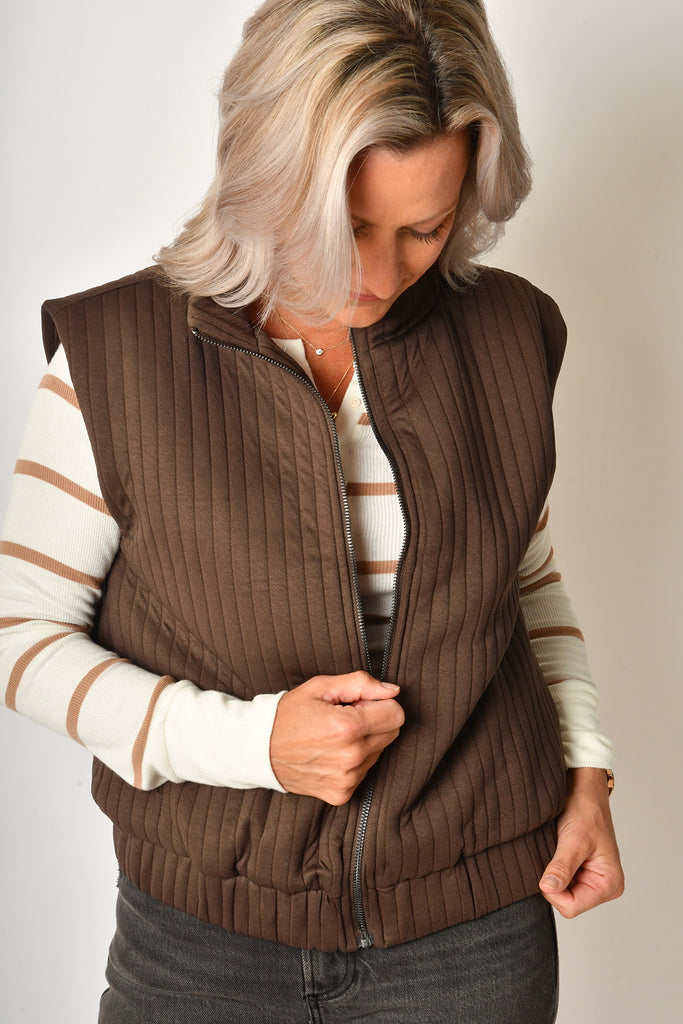 SMOOTH QUILTED VEST