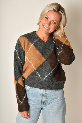 V NECK ARGYLE SWEATER