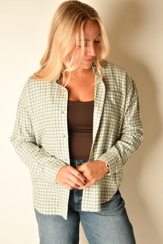 RIVER PLAID BUTTON UP