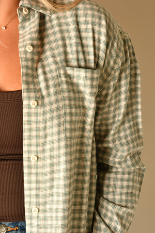 RIVER PLAID BUTTON UP