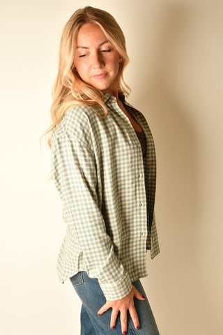 RIVER PLAID BUTTON UP