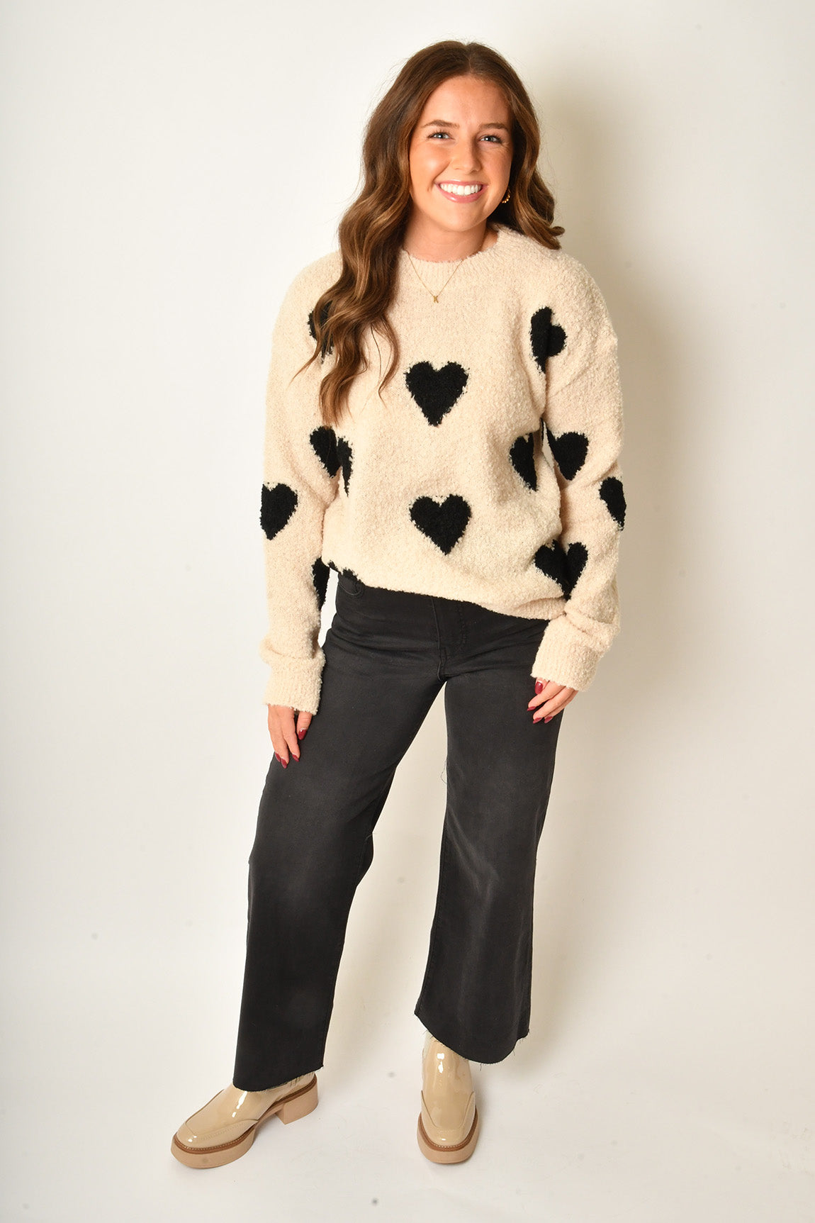 HEARTS CREW SWEATER