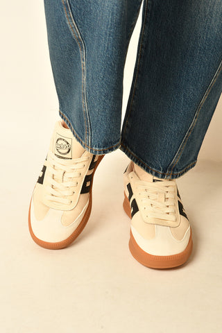 DOUBLE BUTTER SNEAKER