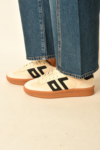 DOUBLE BUTTER SNEAKER