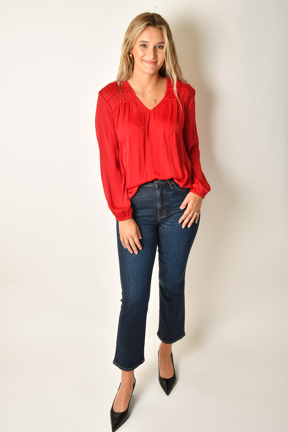 V-NECK BLOUSE WITH SHIRRING