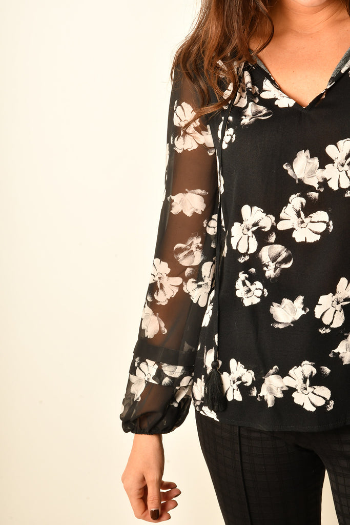FLORAL SHIRRED BLOUSE