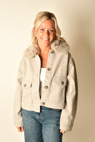 FLUFFY COLLAR BUTTON JACKET