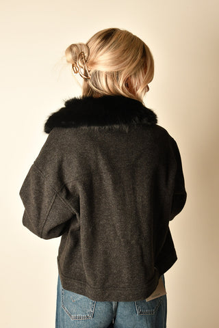 FLUFFY COLLAR BUTTON JACKET